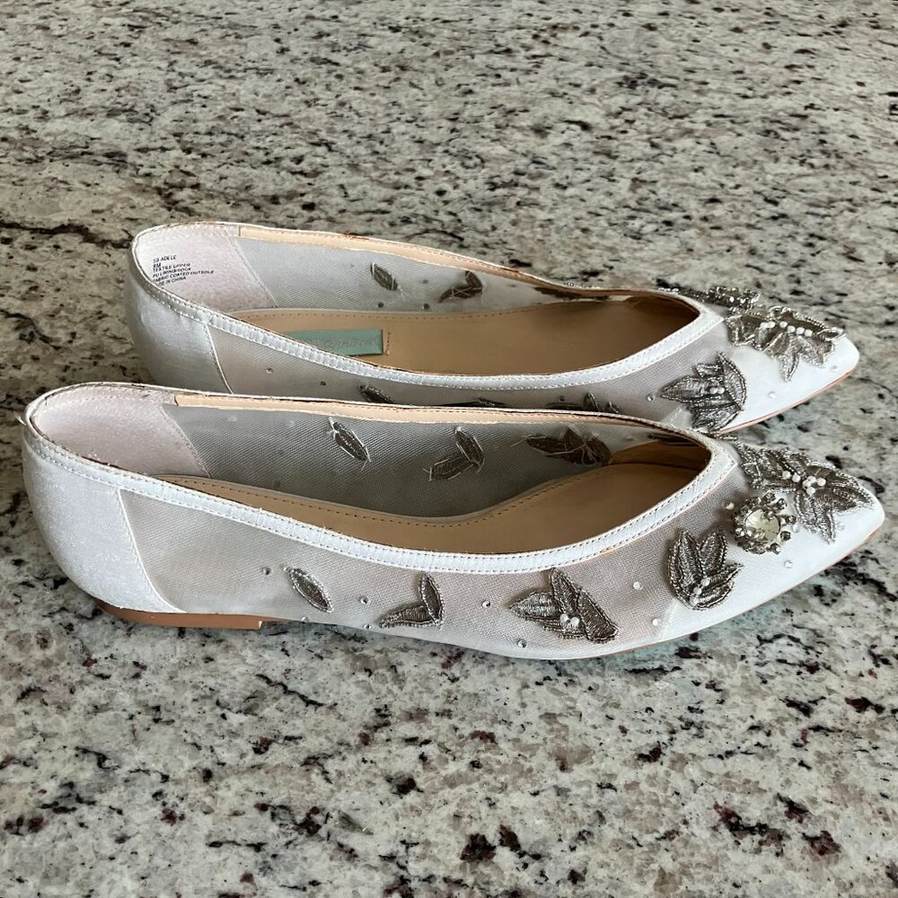 Betsey Johnson Adele White Flats Jeweled Shoes Wedding Formal Fairycore Size 8M